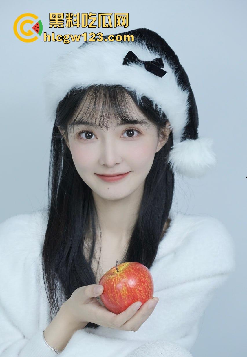 海角社区禁忌乱伦激情 叔叔暴力内射青春小嫩穴 不堪蜜穴差点秒射 甜美骚货爽到腿疯狂抖!-2