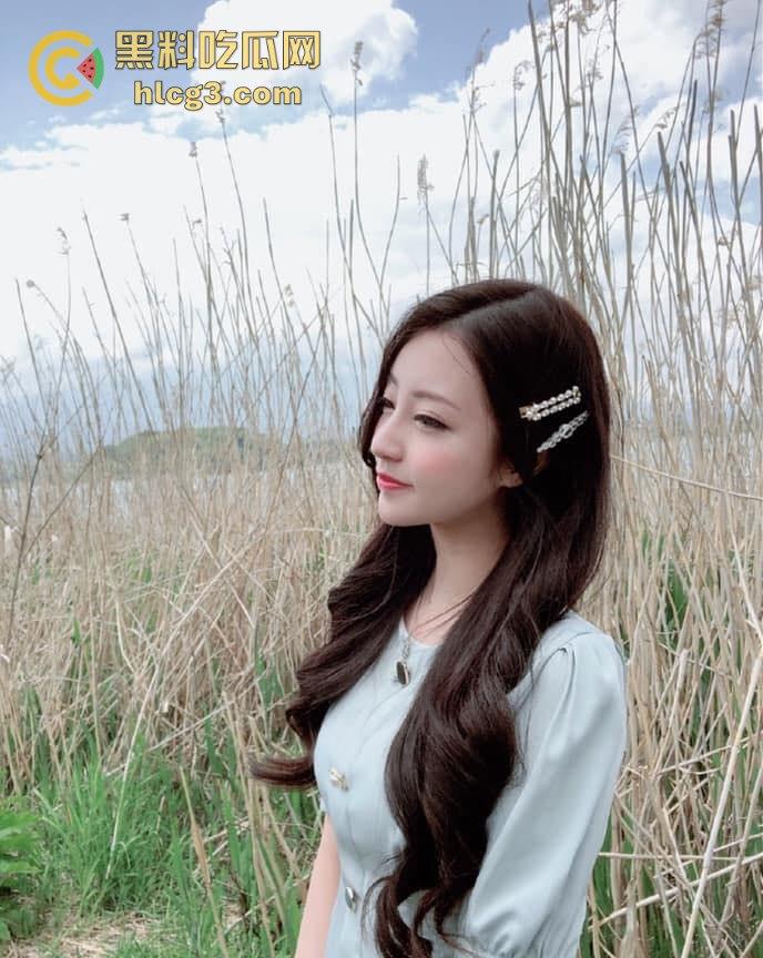 极度反差高颜值清纯女神【晓雅】性爱私拍曝光！白肤大波粉奶头尽显诱惑，私处已被金主玩黑令人心动！-8