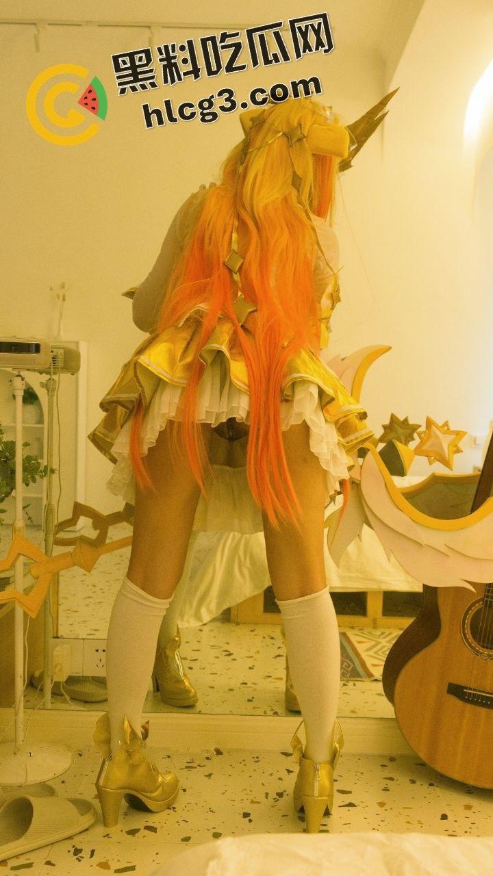 很会玩的小情侣床上玩法照片曝光，各种情趣内衣大秀，水手服、JK裙、洛丽塔应有尽有！-8