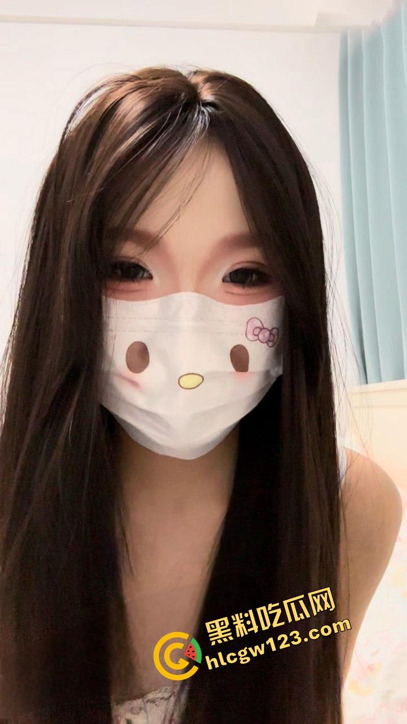 海角乱伦大神 爱吃雪糕啊 亲哥哥半夜帮我煮面吃 我蹲着吃他下面鸡巴！-1