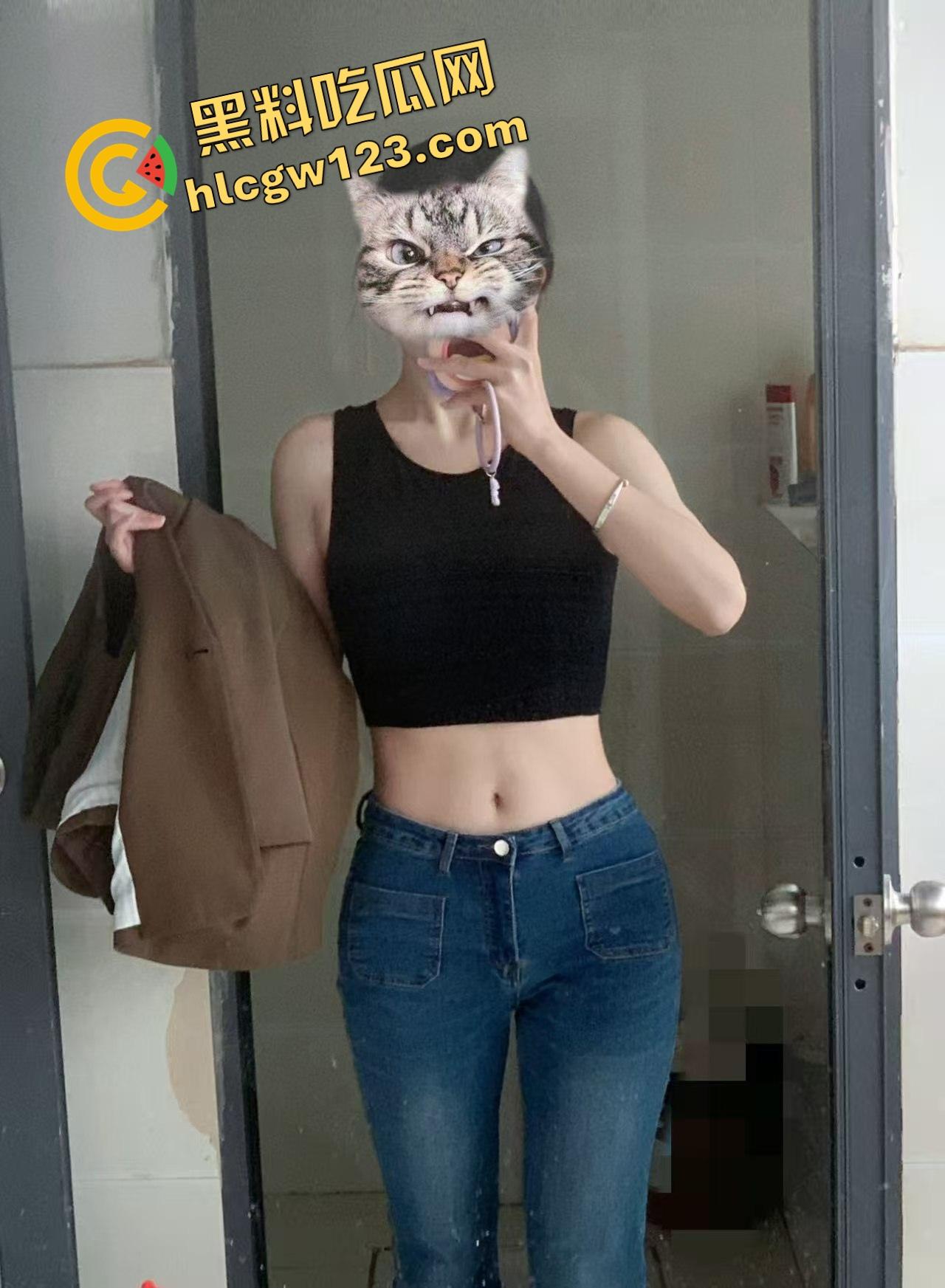 海角乱伦大神 爱吃雪糕啊 亲哥哥半夜帮我煮面吃 我蹲着吃他下面鸡巴！-7