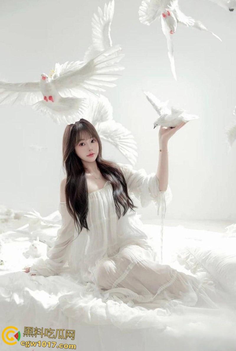 富二代约炮大神【fkabuto】，约炮汕头极品御姐视频流出，露脸口交挑逗不断，口交堪比技师，多姿势爆操浪叫连连！-1