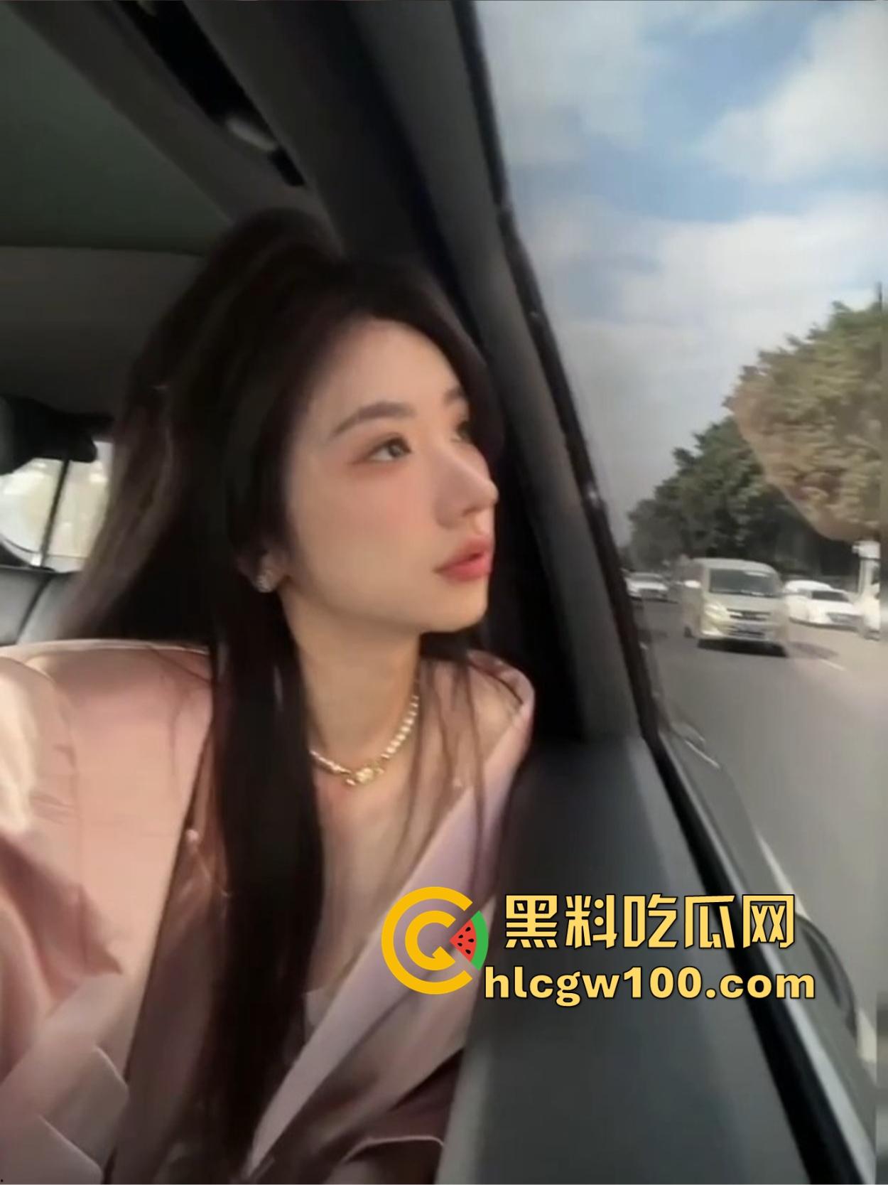 太原绿帽大神约炮单男共享骚妻玩3P，大奶翘臀极品身材被两男操到崩溃，口爆夹击全程高能，绝对是义父操作！-6