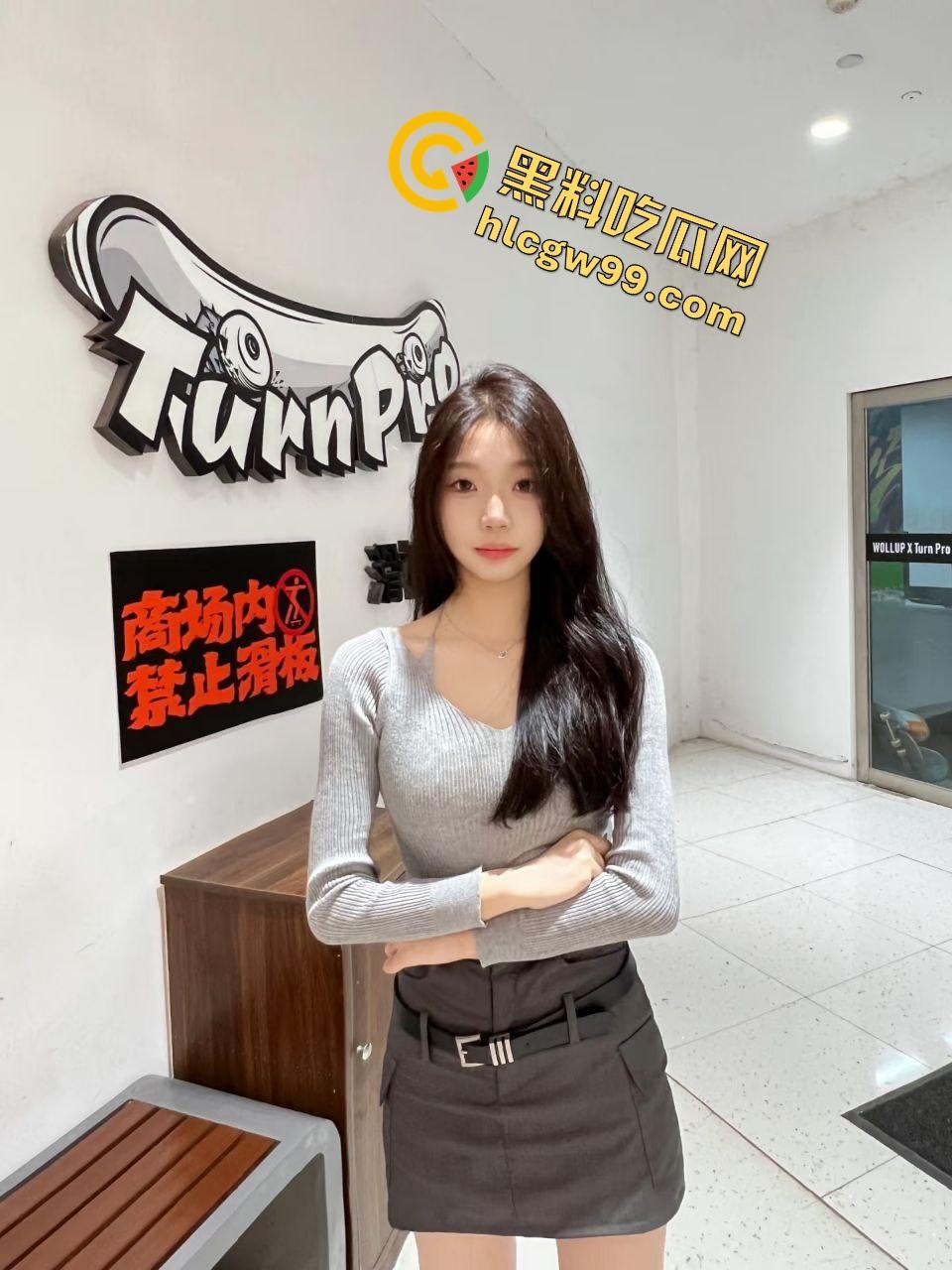 湖南长沙模特御姐反差婊【肖婷雪】做鸡上门约炮狠狠上位夹吸，淫荡内射粉嫩骚逼！独家曝光流出！-2