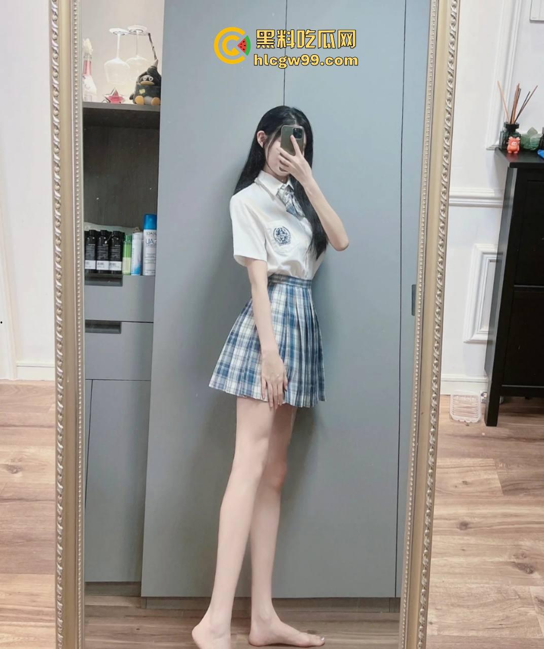 群友大屌被外围嫌弃，卖逼的还挑三拣四搞矫情？嫌鸡巴太大不肯接活，职业素养烂成这样不如回家洗脚！-4