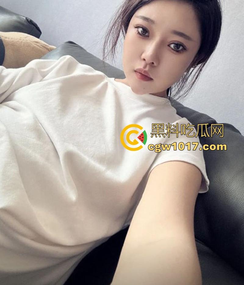 抖音巨乳熟女【冉】36E爆乳疯狂揉捏，粉嫩骚穴道具自慰，从贤妻良母到饥渴淫娃的反差，让人欲罢不能！-2