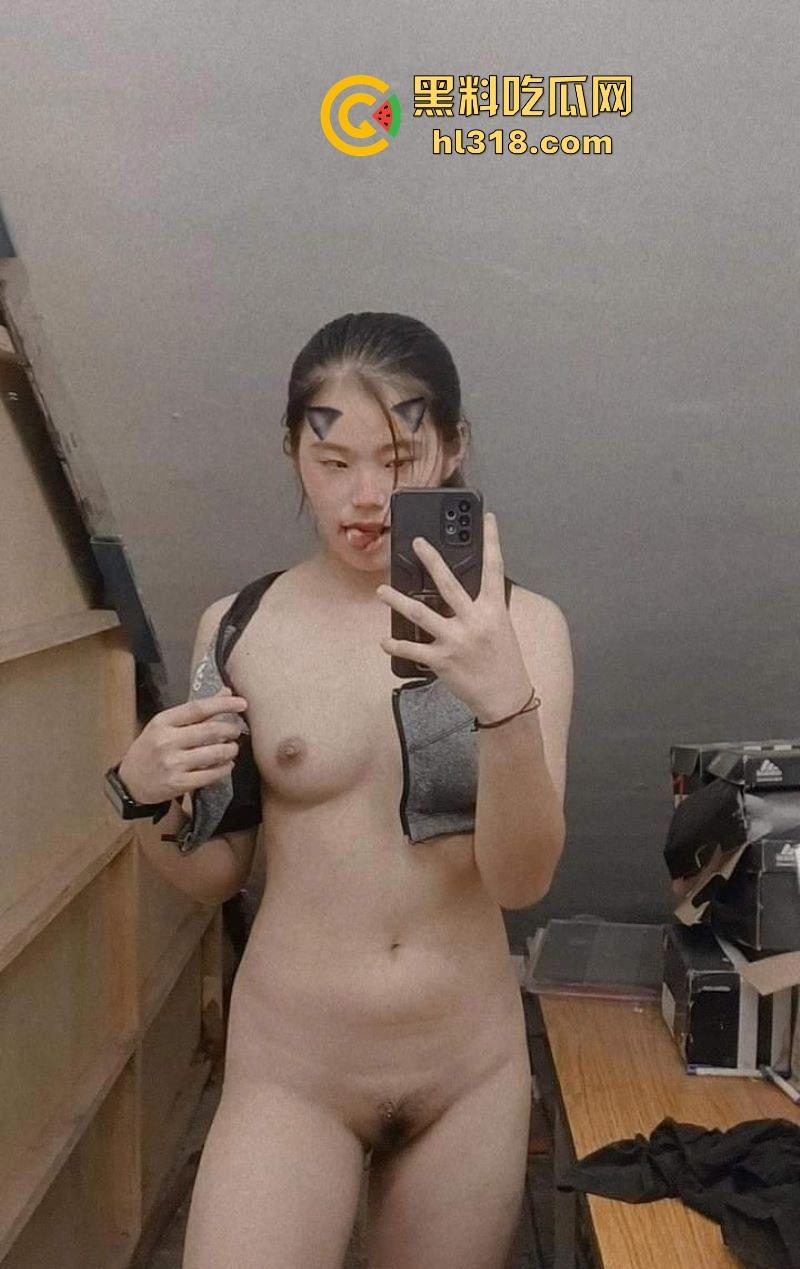 长春工商大学【黄琴丽】C杯美乳与纤细腰肢，搭配清纯脸蛋，娇小身材散发纯欲气息，猛烈抽插骚气十足！-5