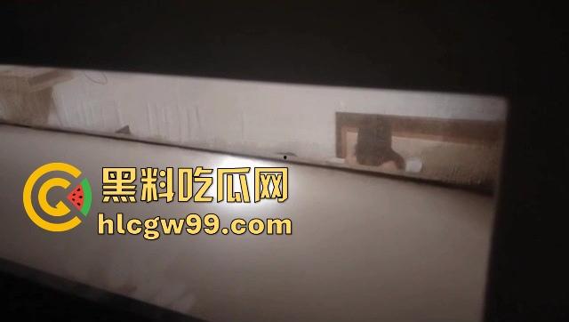 偷拍技术天花板，山西哥们跟踪前女友开房，全程偷拍她和现男友翻云覆雨，角度刁钻精准到像开了透视挂！-7