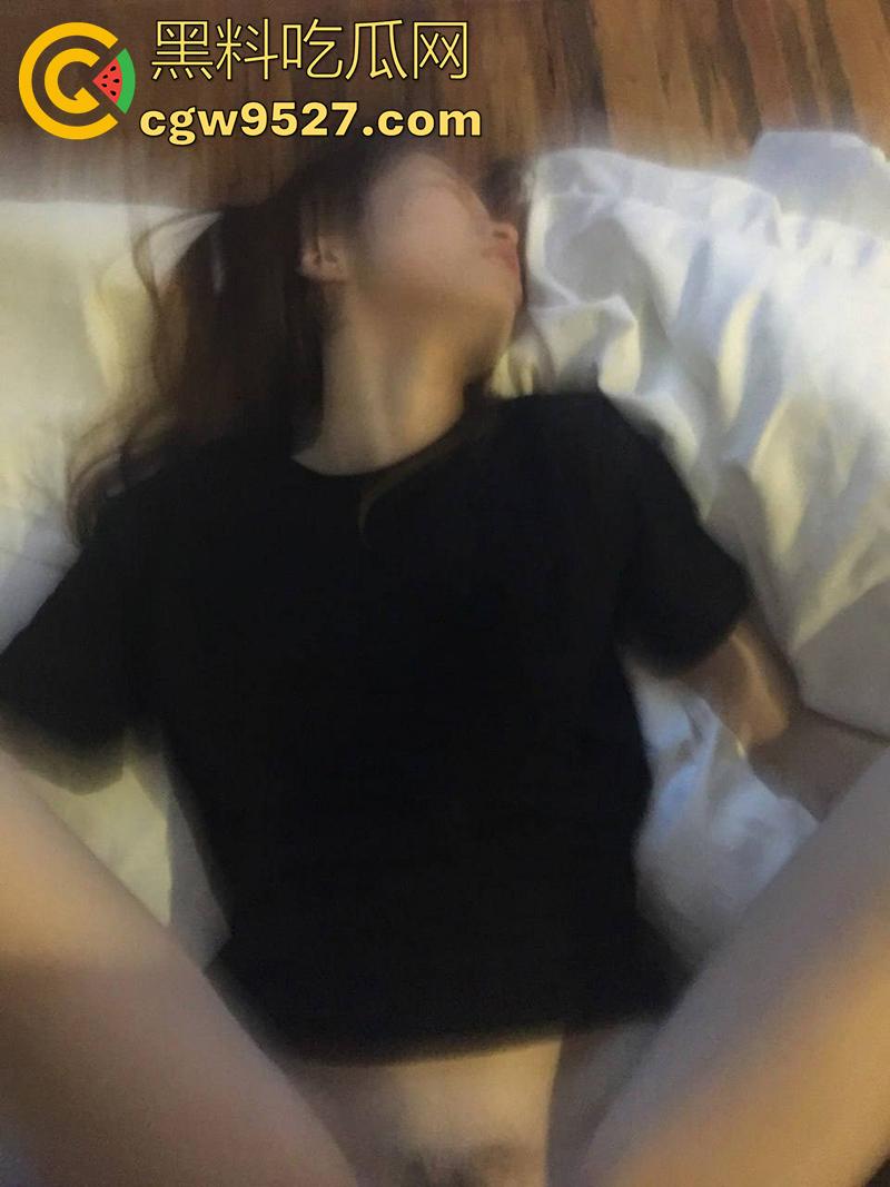 瓜友投稿曝光前女友【朱梦玉】，广州的御姐骚逼性欲极强，不仅被实习生操还被客户内射，发现后果断曝光！-5