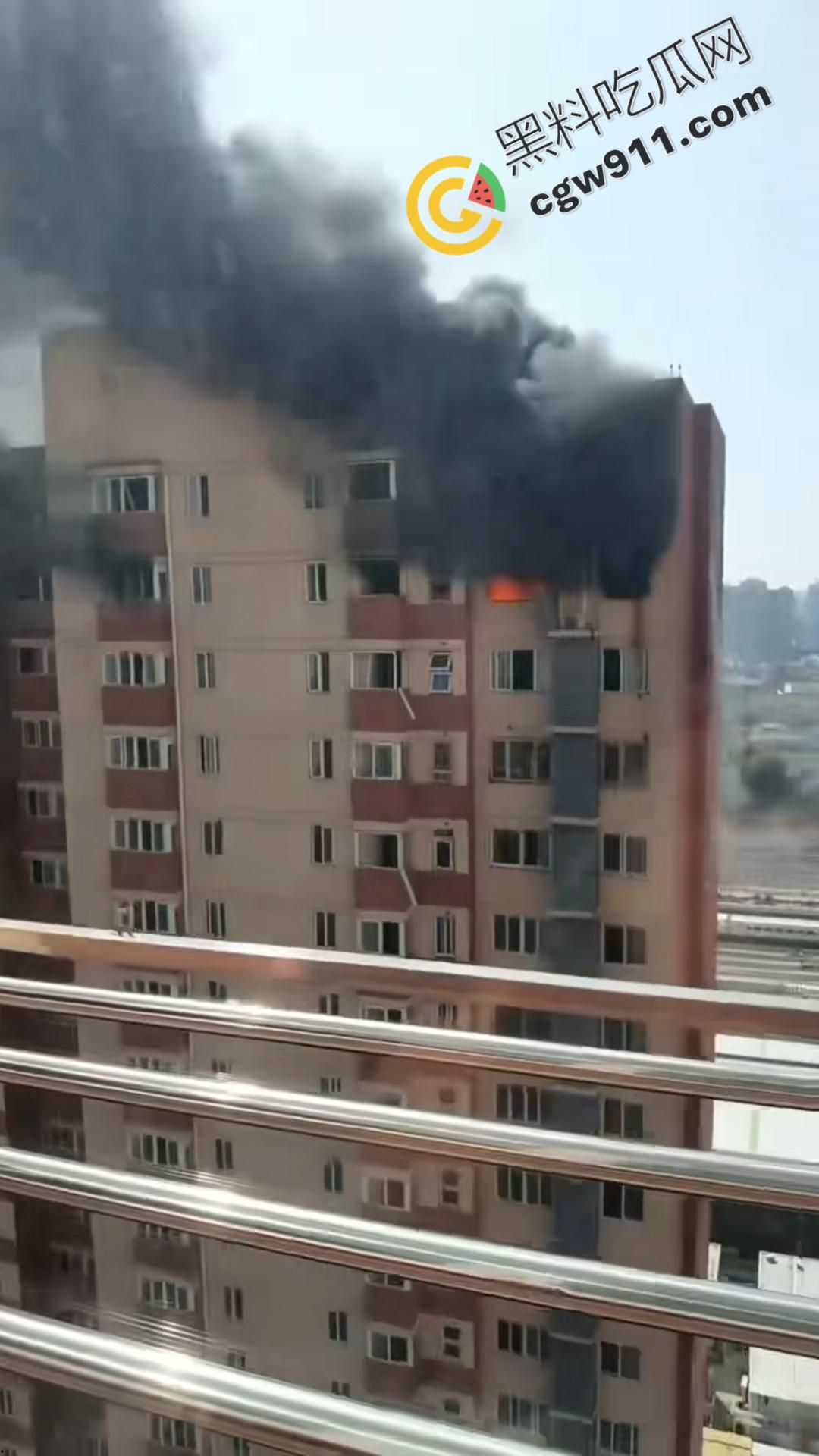 南京金恒花园12幢惊爆！热火燎天，居民命丧浓烟滚滚！燃气泄漏引发惨剧，造成1死2伤，居家安全引发热论-4