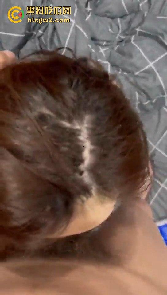 瓜友约炮单位骚鸡【于美晨 】抽完小烟直接无套猛干一晚上 床单湿透逼水多得像流水线！-12