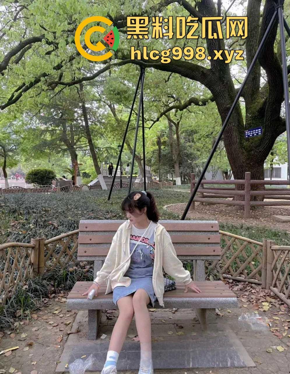 湖南女大学生【孙奥奥】无套内射，娇小身材只为金主敞开骚穴，女神成了圈养工具！-2