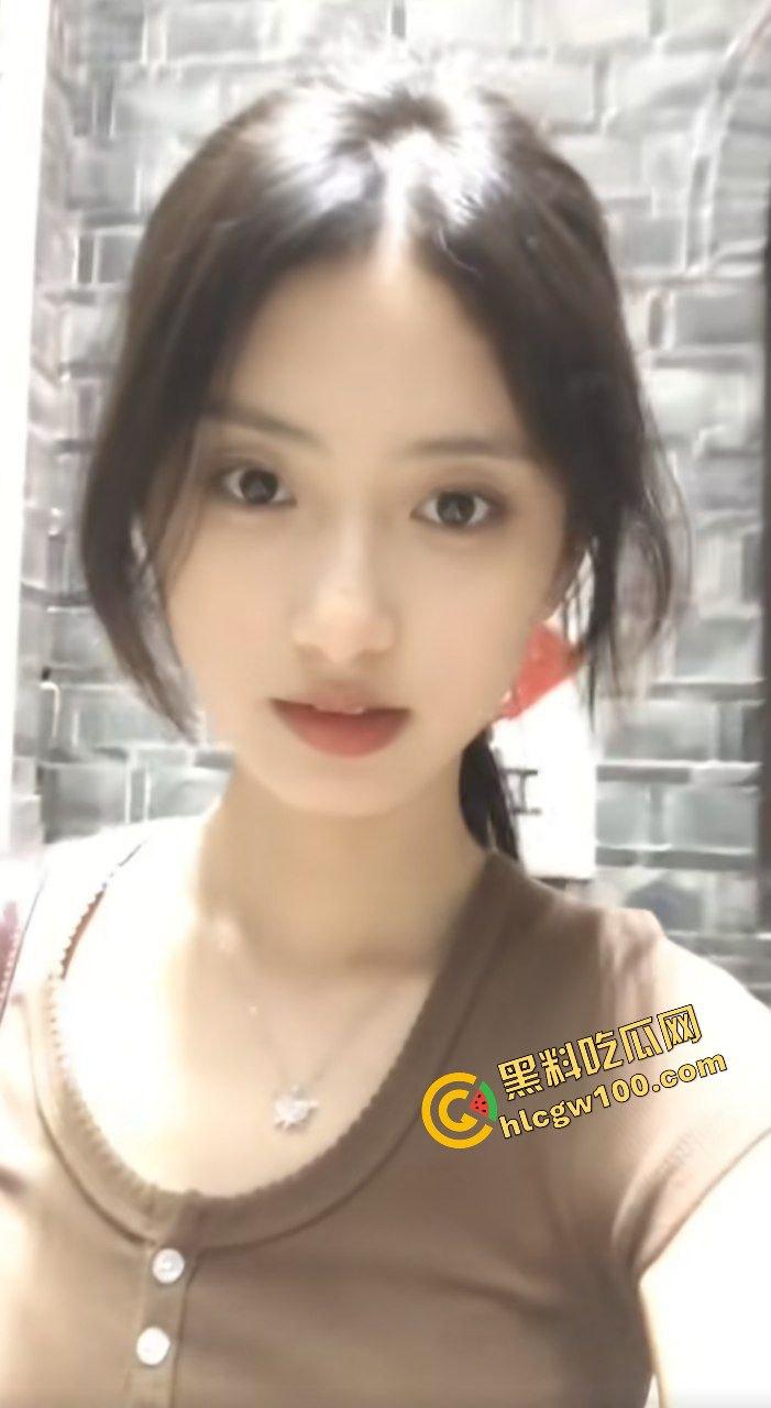 上海震旦职业学院反差骚鸡肉便器『王艺婉』母狗体质滥交无数 炮友情趣后入激烈做爱！原创独家曝光流出！-5