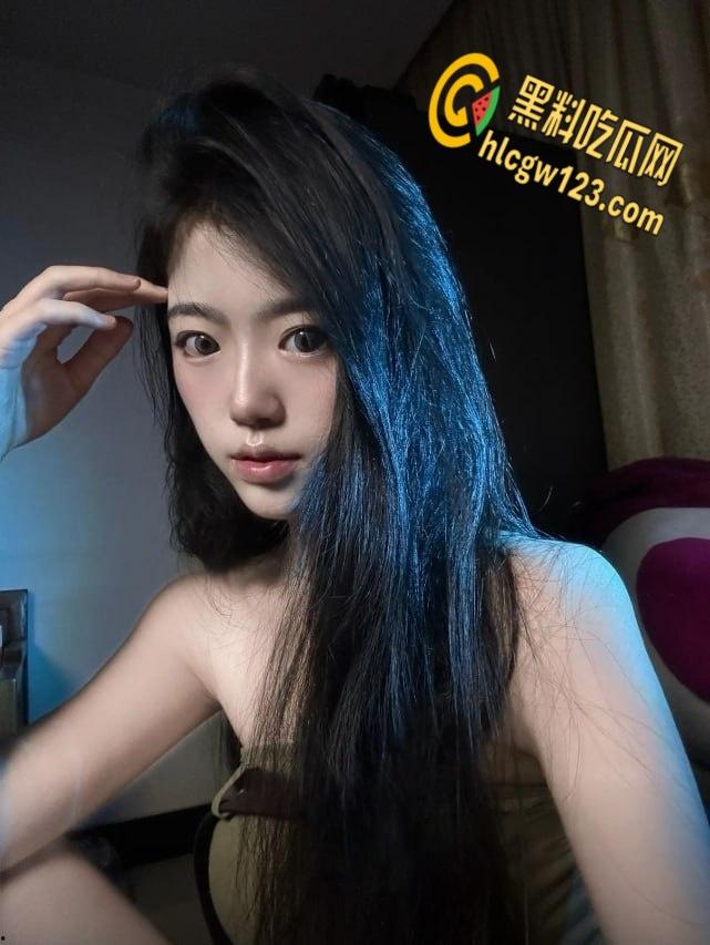 露脸实锤！抖音网红白皙高颜美少女【缪缪BB】，在线掰穴自慰娇喘反差十足！-2