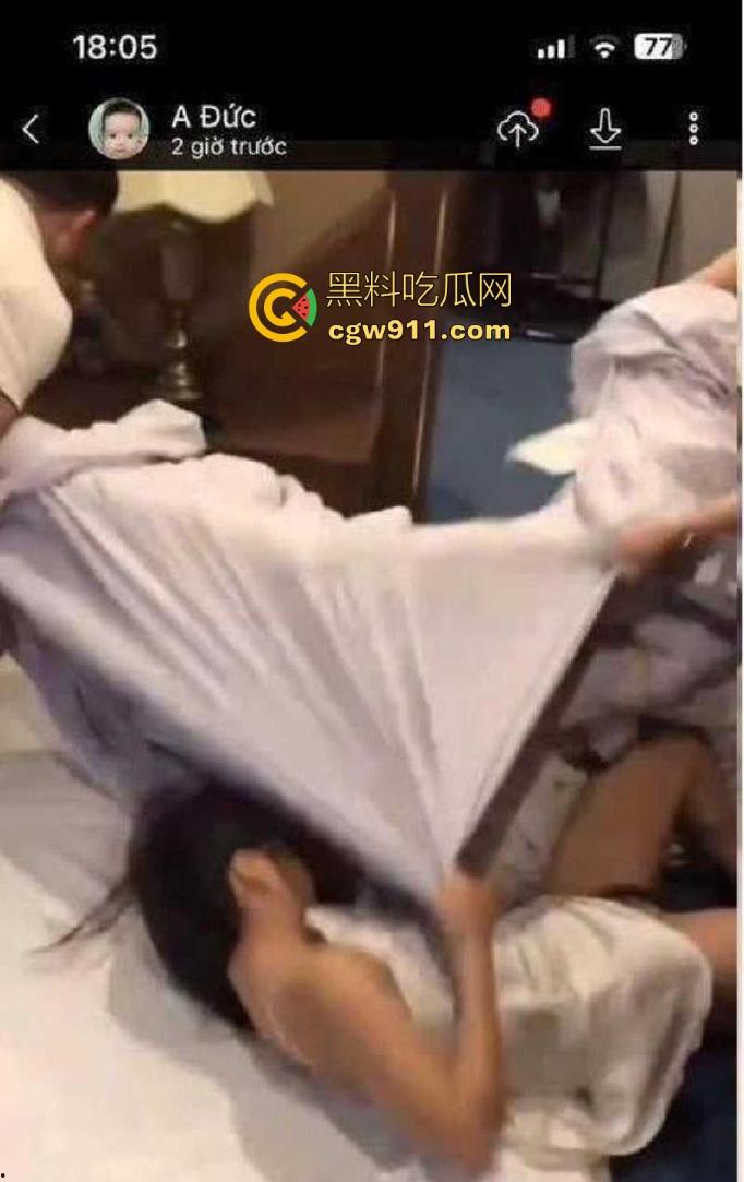 泰国榴莲富豪家门丑闻，儿子出轨后重金悬赏小三，得3万泰铢仅需一巴掌，折合人民币6500多元！-3