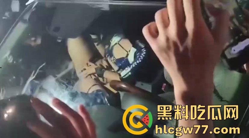 现在的漫展是真好玩 二次元美少女COSER 拿着微信二维码收款 众筹够了之后直接开始裸露大秀！-7