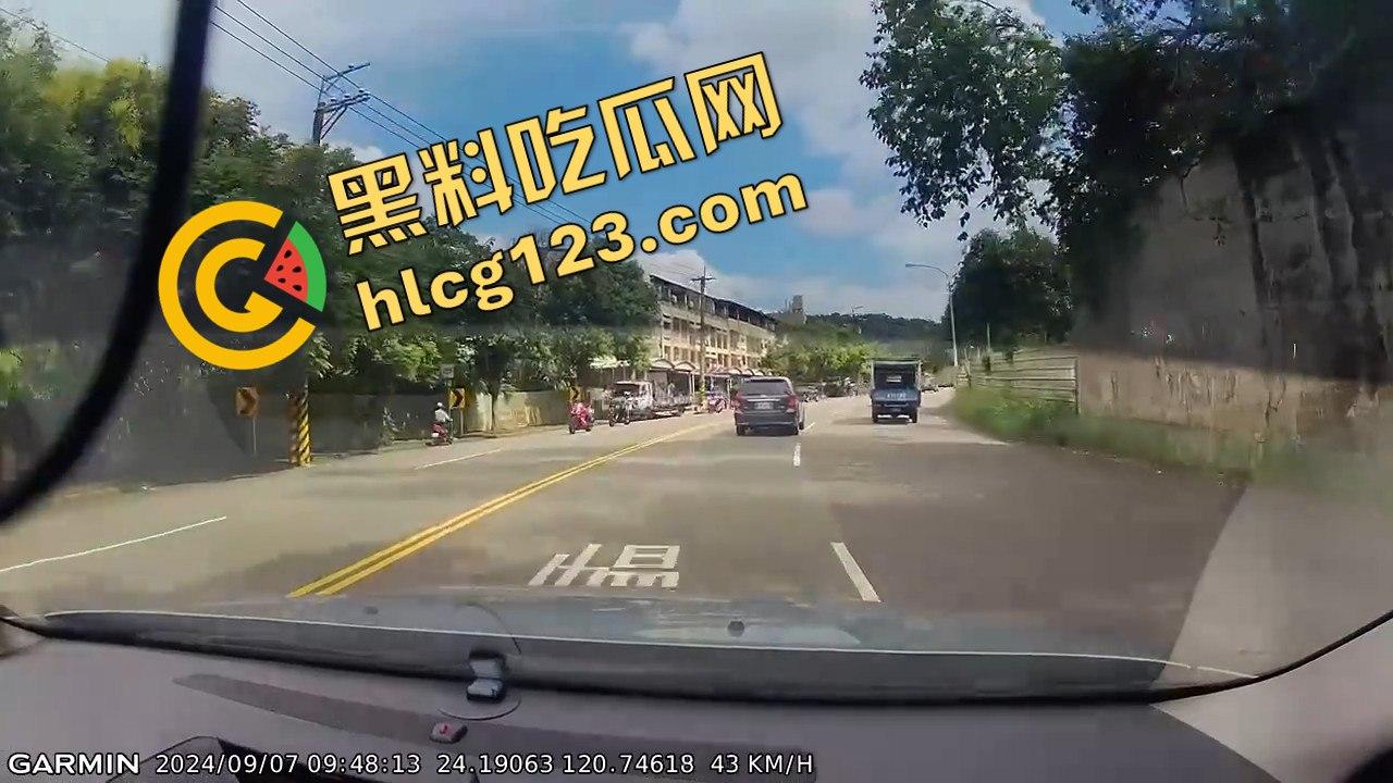 台湾便衣警察摩托车别停货车，上演街头惊险抓捕在逃犯！-6