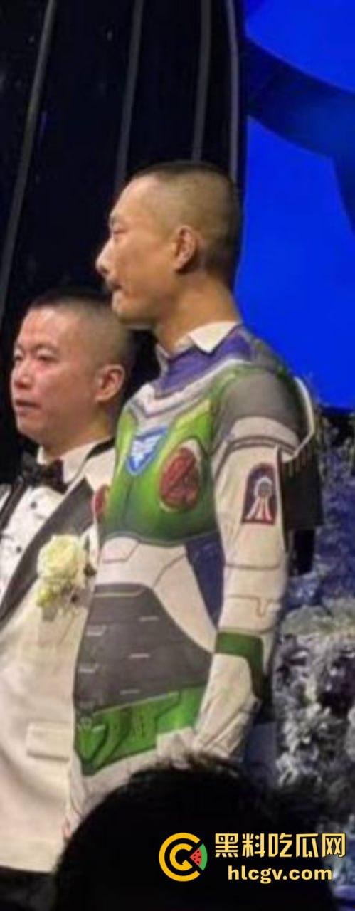 菊花一紧：成都北湖筵禧gay婚现场视频流出 打破世俗勇敢合体 男男亲亲有点怪怪的-9