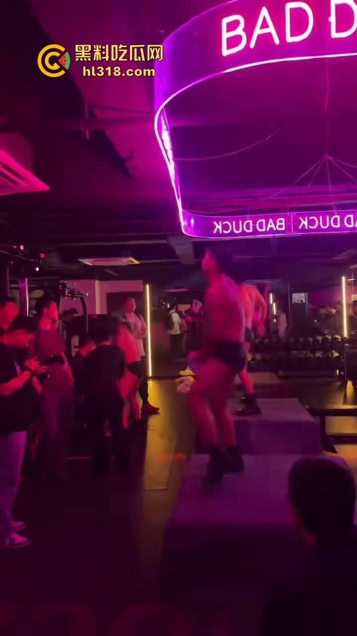 重庆江北区新开业了一家男士健身房，主打gay佬风，健身猛男教练在线指点，硬肛到底！-3