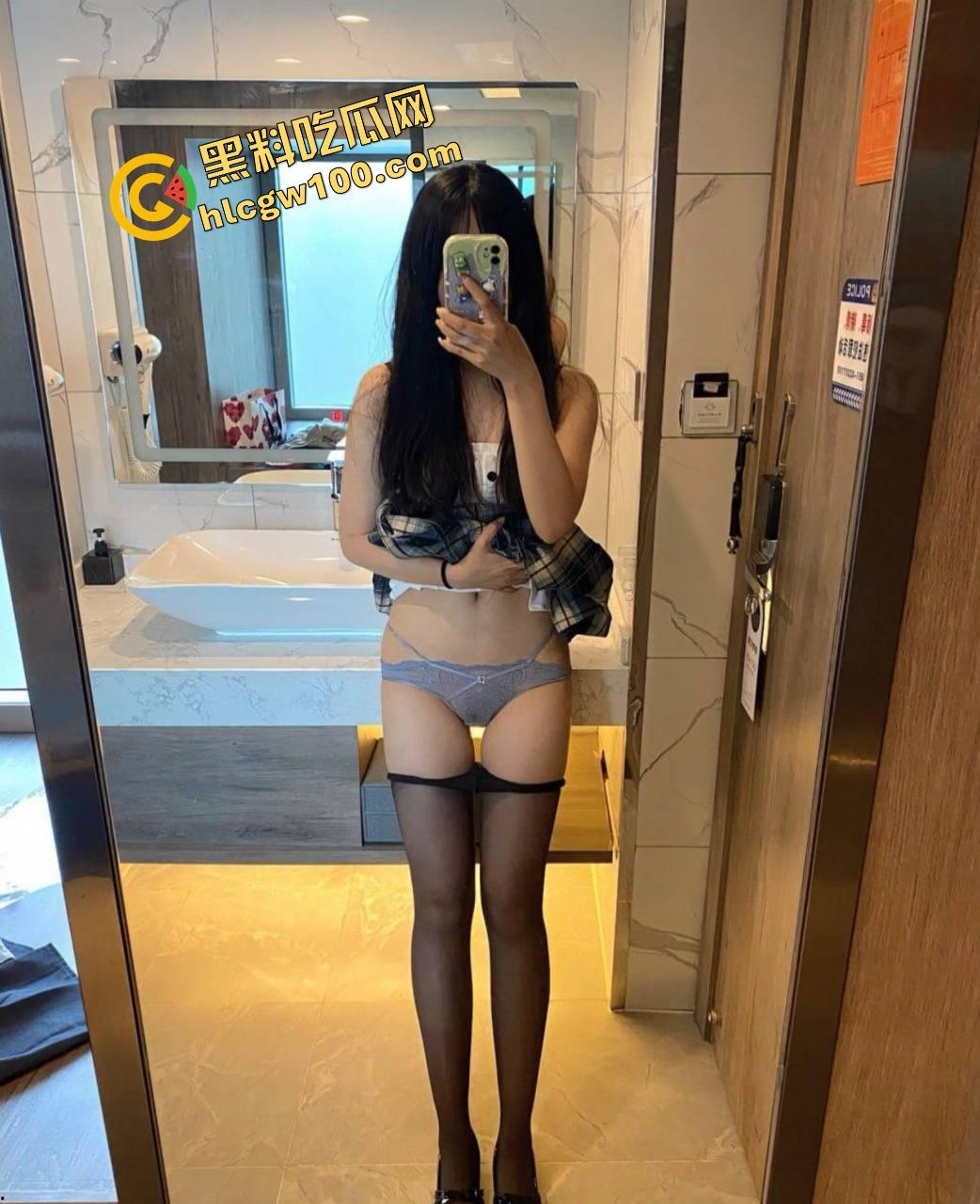 湖北荆门服装店老板娘【唐瑜】网红脸诱惑口交嗦屌，笑着女上位淫荡做爱！独家曝光流出！-4