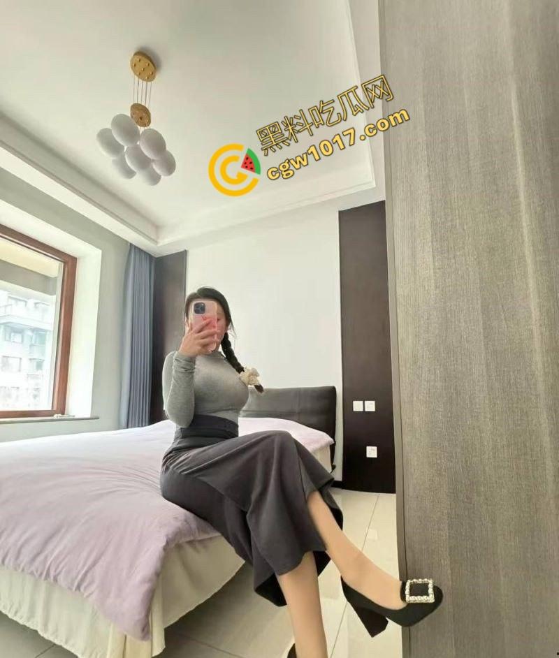 淄博医院职工【崔晓涵】出轨丑闻震惊网络！已婚美人与外科同事激战视频曝群，激情四射，医院群组炸锅-2