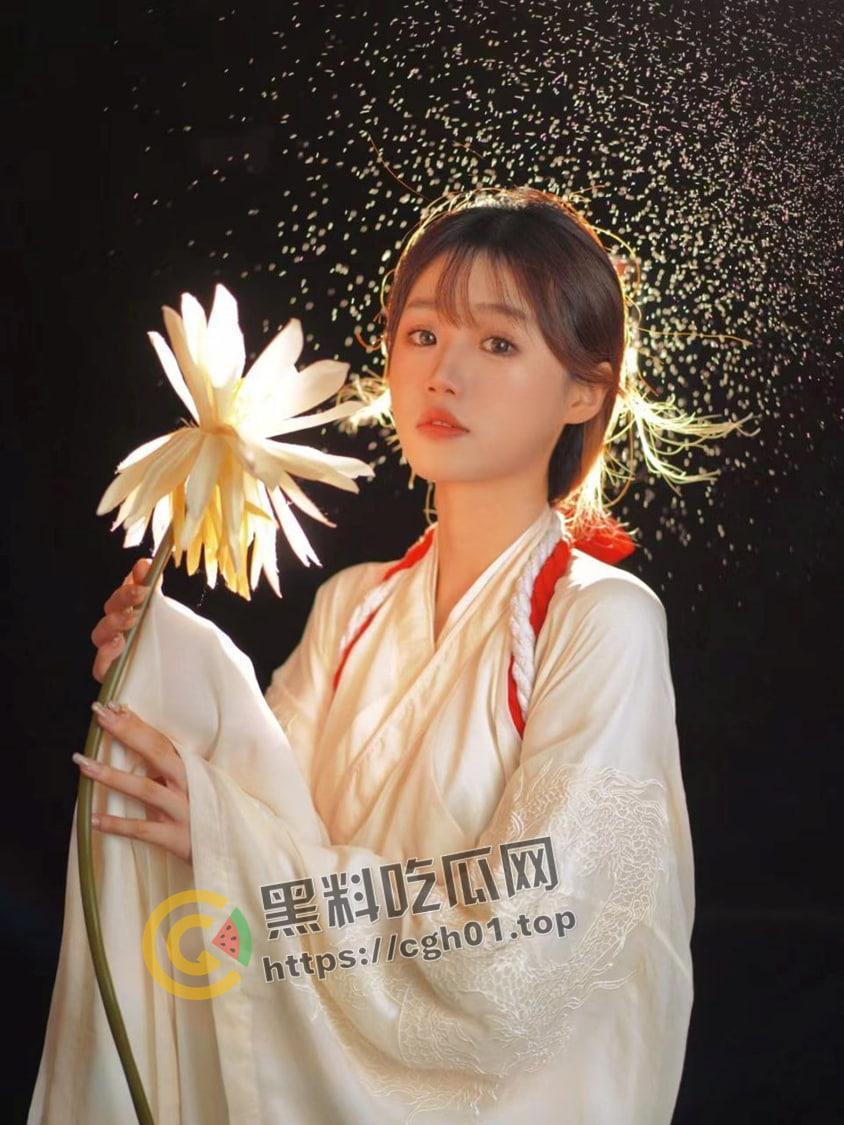 乌镇新媒体中心高冷白莲花女上司的M癖 黑丝连体小手铐 只属于你一个人的骚母狗-4