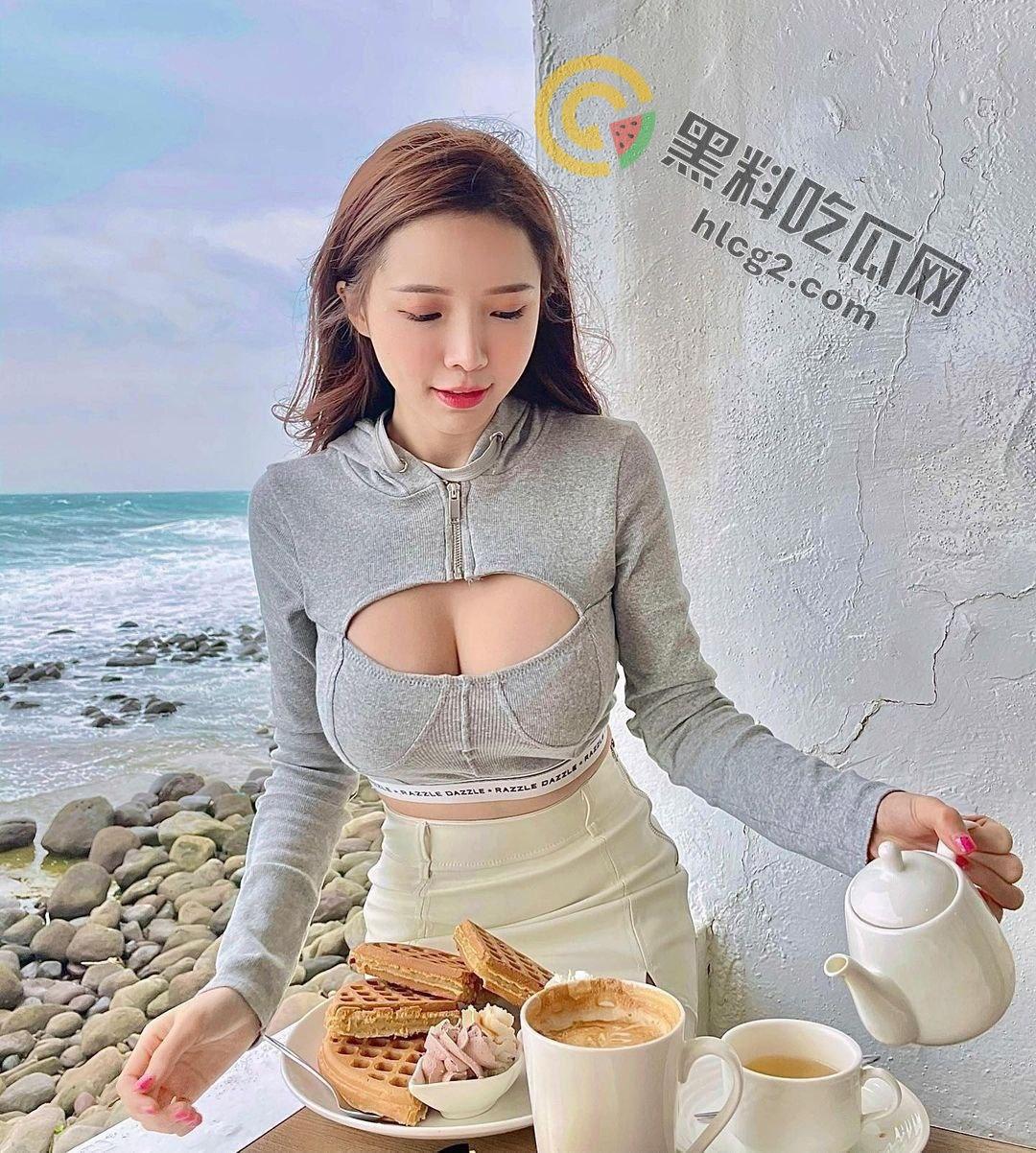 大二女学生开房被同学疯狂迷奸玩弄抠逼，惊悚内幕曝光！-17