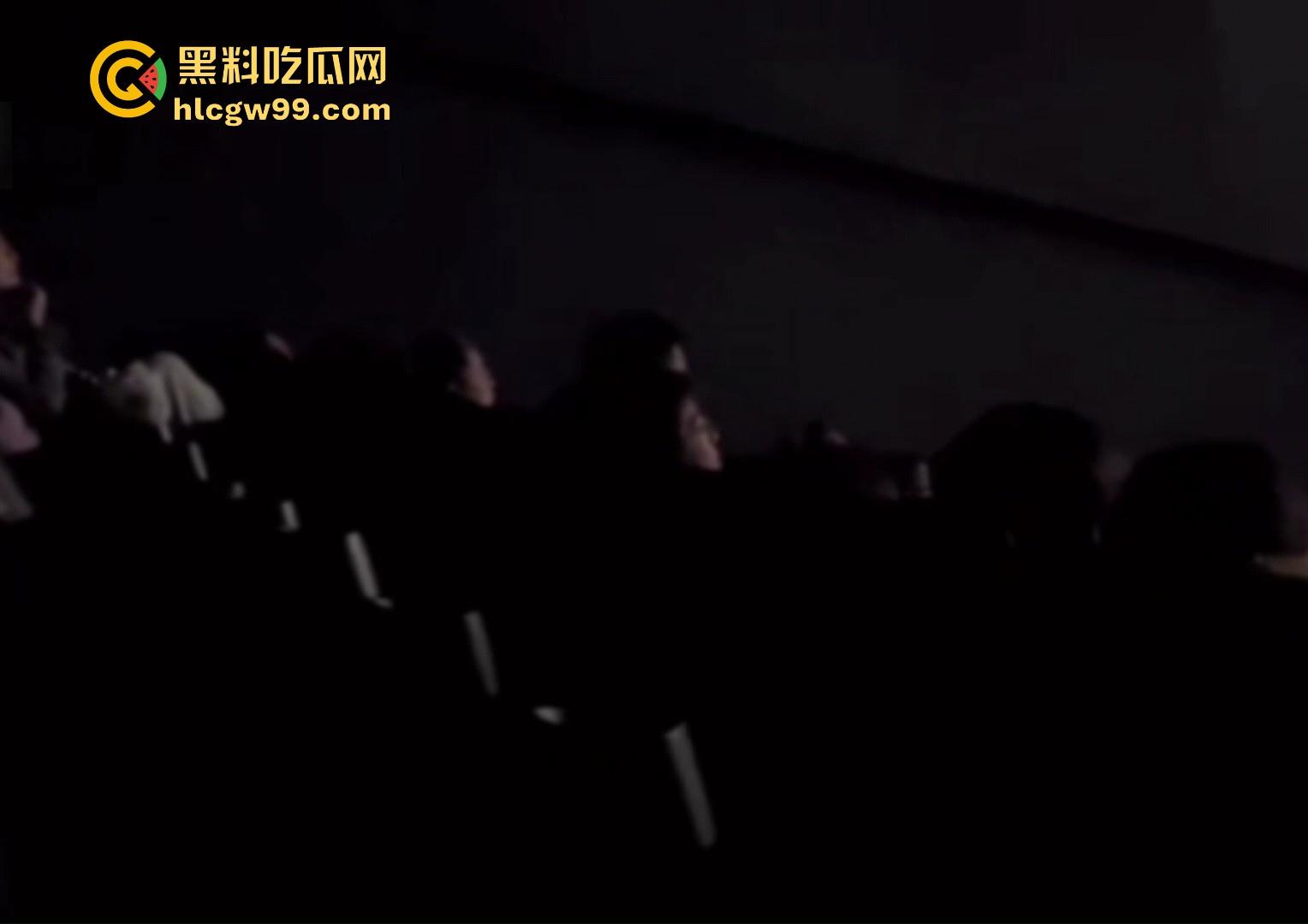 小编重推！哪吒火爆网黄也要蹭热度，大胆女博主买张票跑电影院看哪吒全裸自慰！内容炸裂。-7