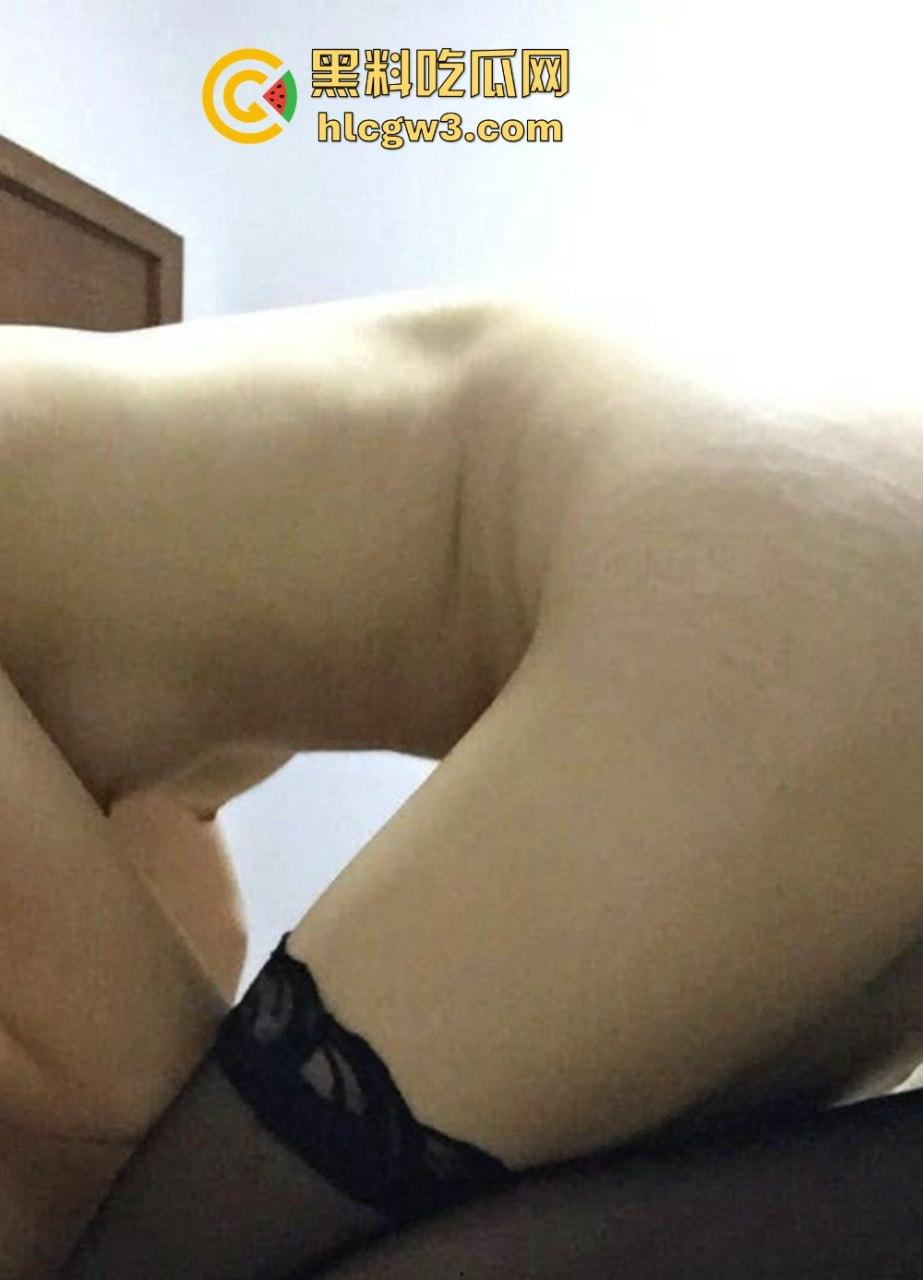 长沙理工15级卓越班【蒋鑫】黑丝情趣视频被男友曝光，骚得不一般，玩的花活让人看了上头！-12