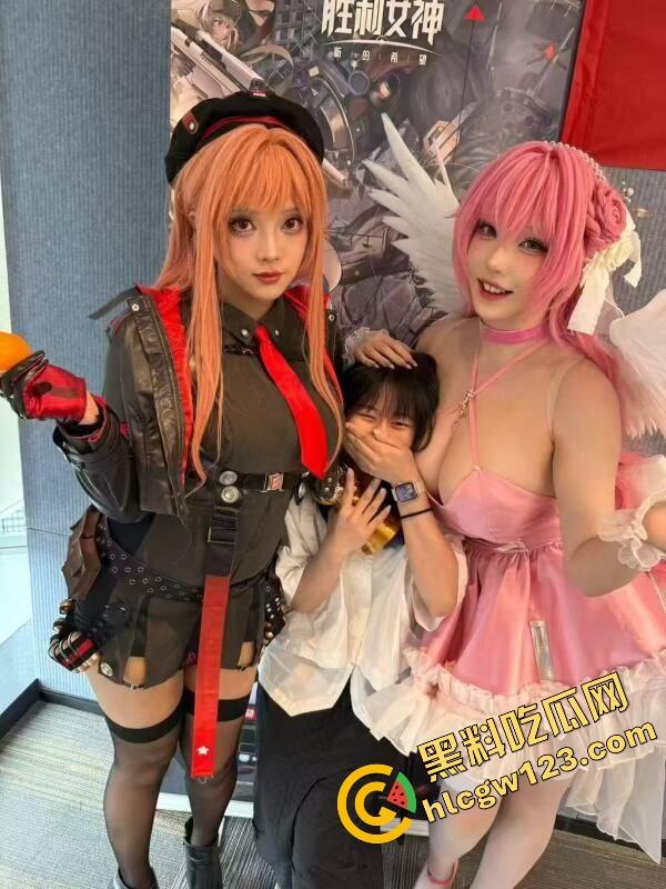 想干COS小母狗？先干摄影圈，奶子诱人腿开得贼快，拍完直接约房，不买相机都觉得亏！-3