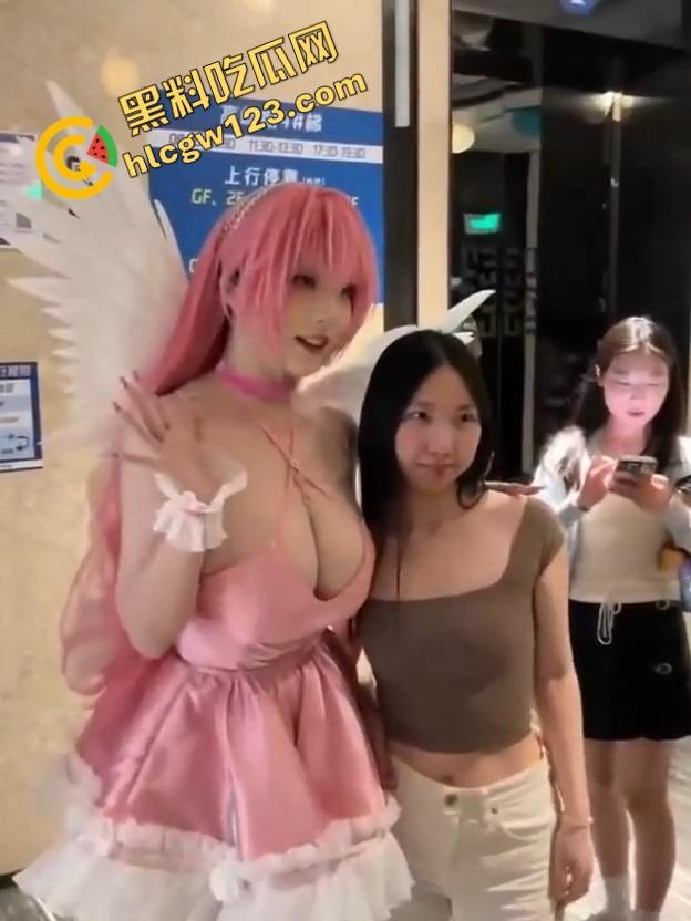 想干COS小母狗？先干摄影圈，奶子诱人腿开得贼快，拍完直接约房，不买相机都觉得亏！-6