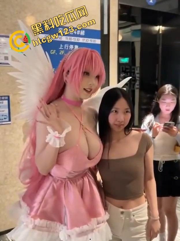 想干COS小母狗？先干摄影圈，奶子诱人腿开得贼快，拍完直接约房，不买相机都觉得亏！-7