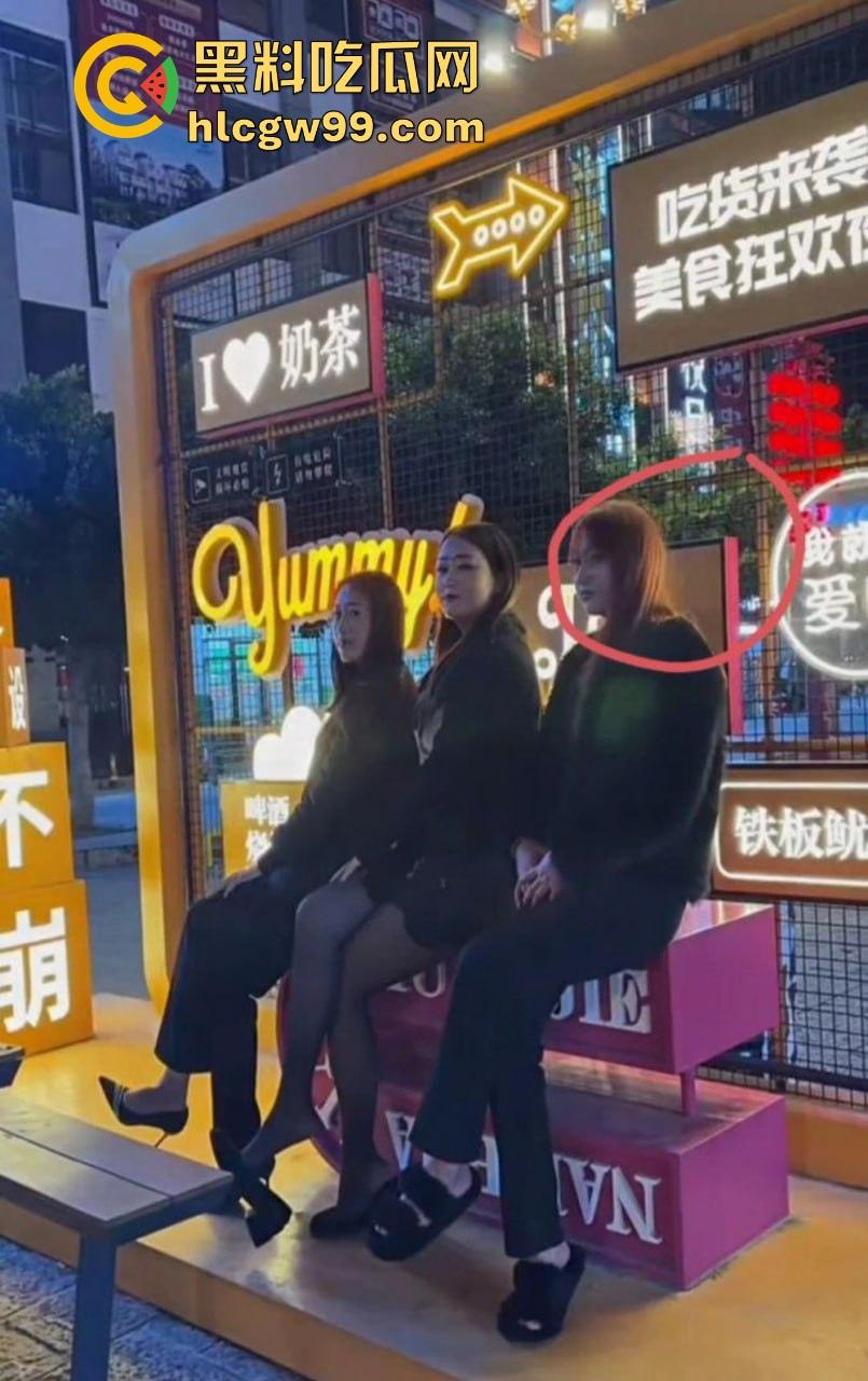 云南楚雄00后超嫩反差妹【李华美】多个快手抖音账号，极品身材颜值身体嫩的出水，性爱视频照片爆光流出。-8