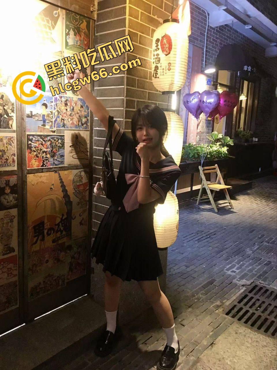 江西赣州翻车妹『李梅』刚毕业几个月就在家扮嫩发骚，双马尾奶子乱抖，小穴湿得都能榨豆浆！-9