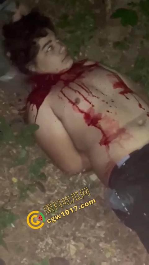 惊悚巴西雨林：鲜血四溅，砍喉视频引发恐慌，暴力画面惊骇世人，血腥场面令人喘不过气！-8