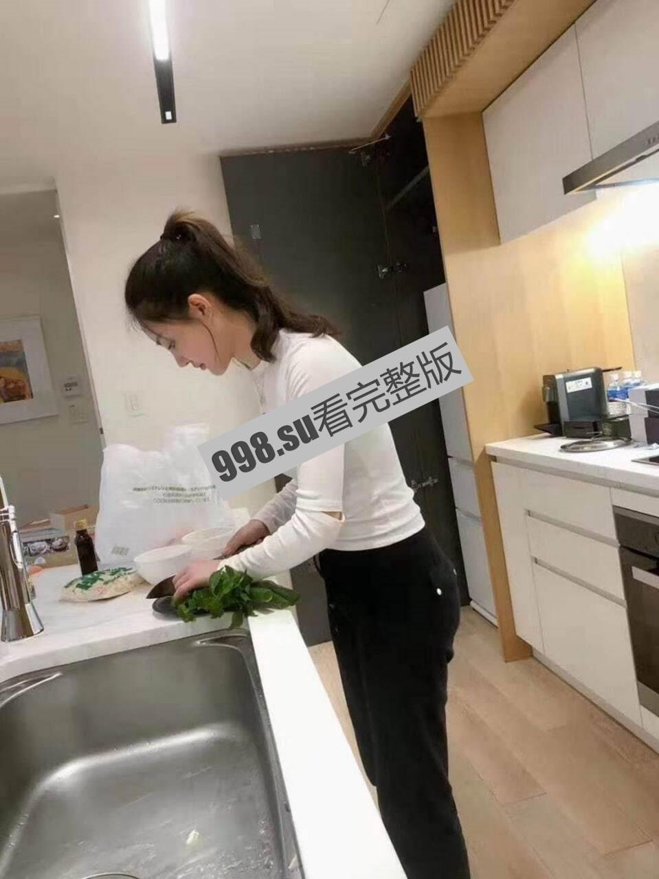 川航泄密 正经空姐私下是个喜欢被调教的小母狗-11