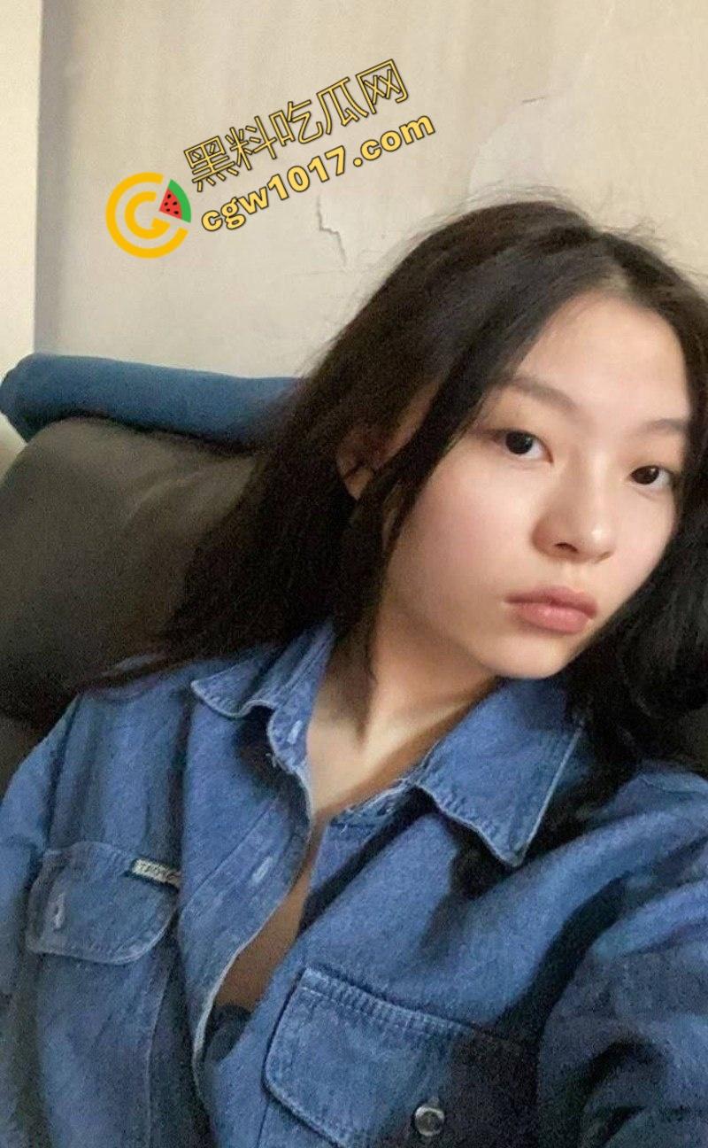 广东佛山E奶少女陈【晓涧性】爱视频流出：丰满乳峰被肆意揉捏，跳蛋震颤骚穴，菊花肛塞手铐紧缚，无套后入刺激十足！-2