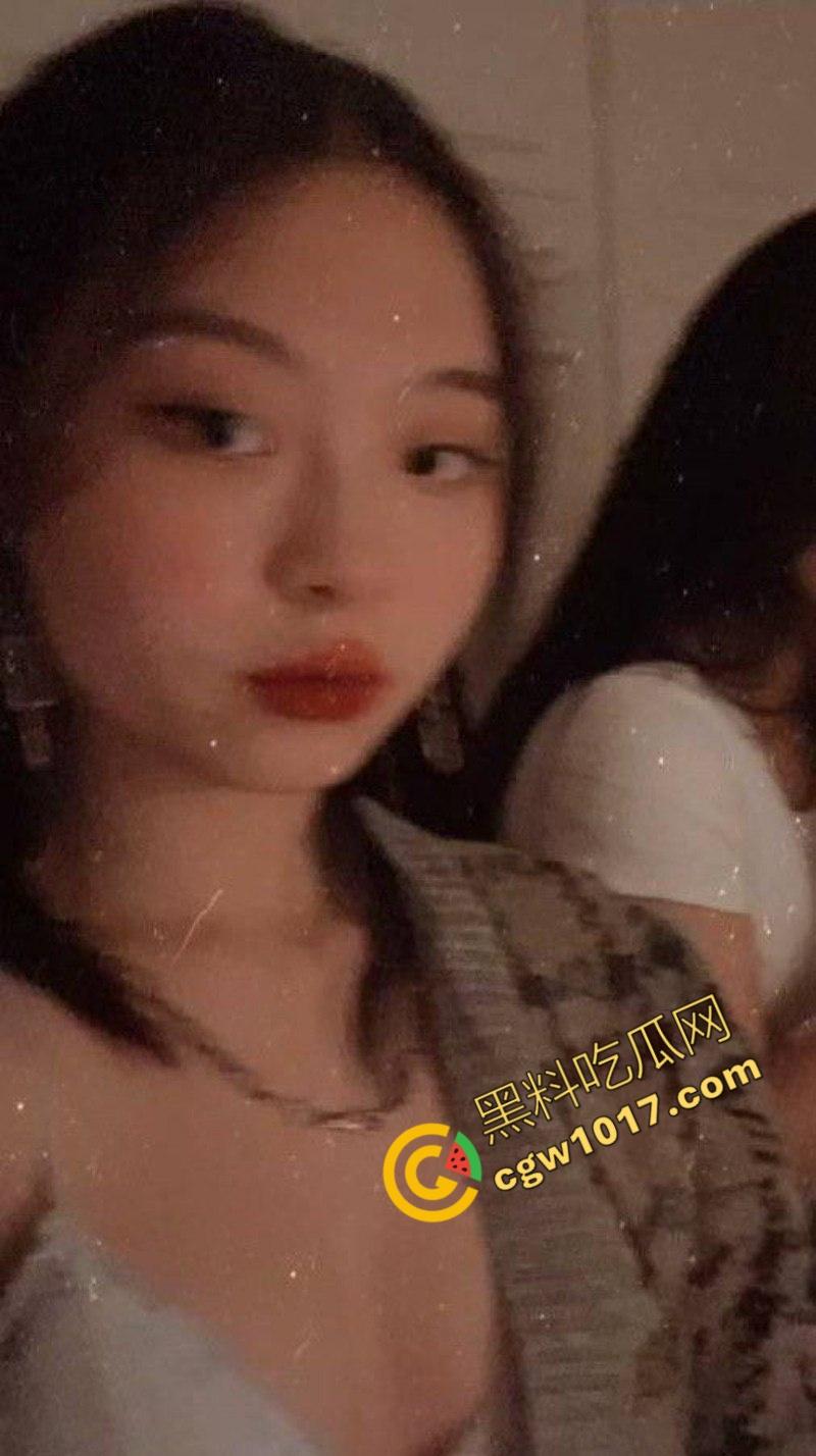 广东佛山E奶少女陈【晓涧性】爱视频流出：丰满乳峰被肆意揉捏，跳蛋震颤骚穴，菊花肛塞手铐紧缚，无套后入刺激十足！-8