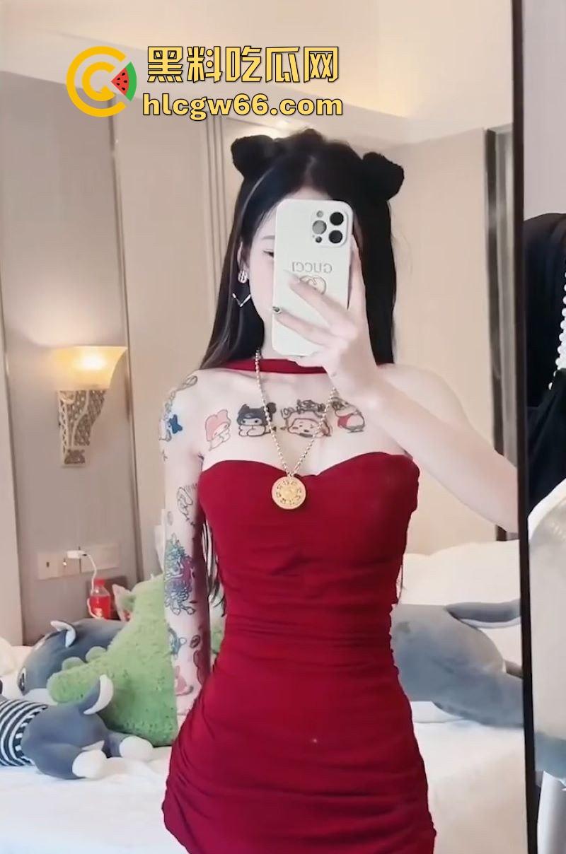 海口VG酒吧营销【曼头】竟然为了上头电子烟 不惜出卖身体和小伙玩3P淫乱派对 场面极其淫靡！-2