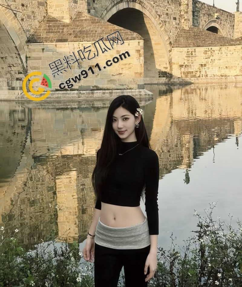 上海气质车模御姐【周伊娜】与男友激情约会!深喉舔屌口水拉丝,大屌无套爆操白虎嫩穴,淫水泛滥诱人至极!-4