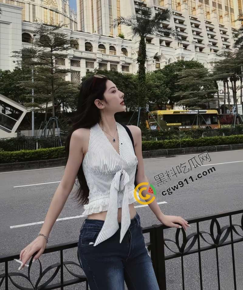 上海气质车模御姐【周伊娜】与男友激情约会!深喉舔屌口水拉丝,大屌无套爆操白虎嫩穴,淫水泛滥诱人至极!-10