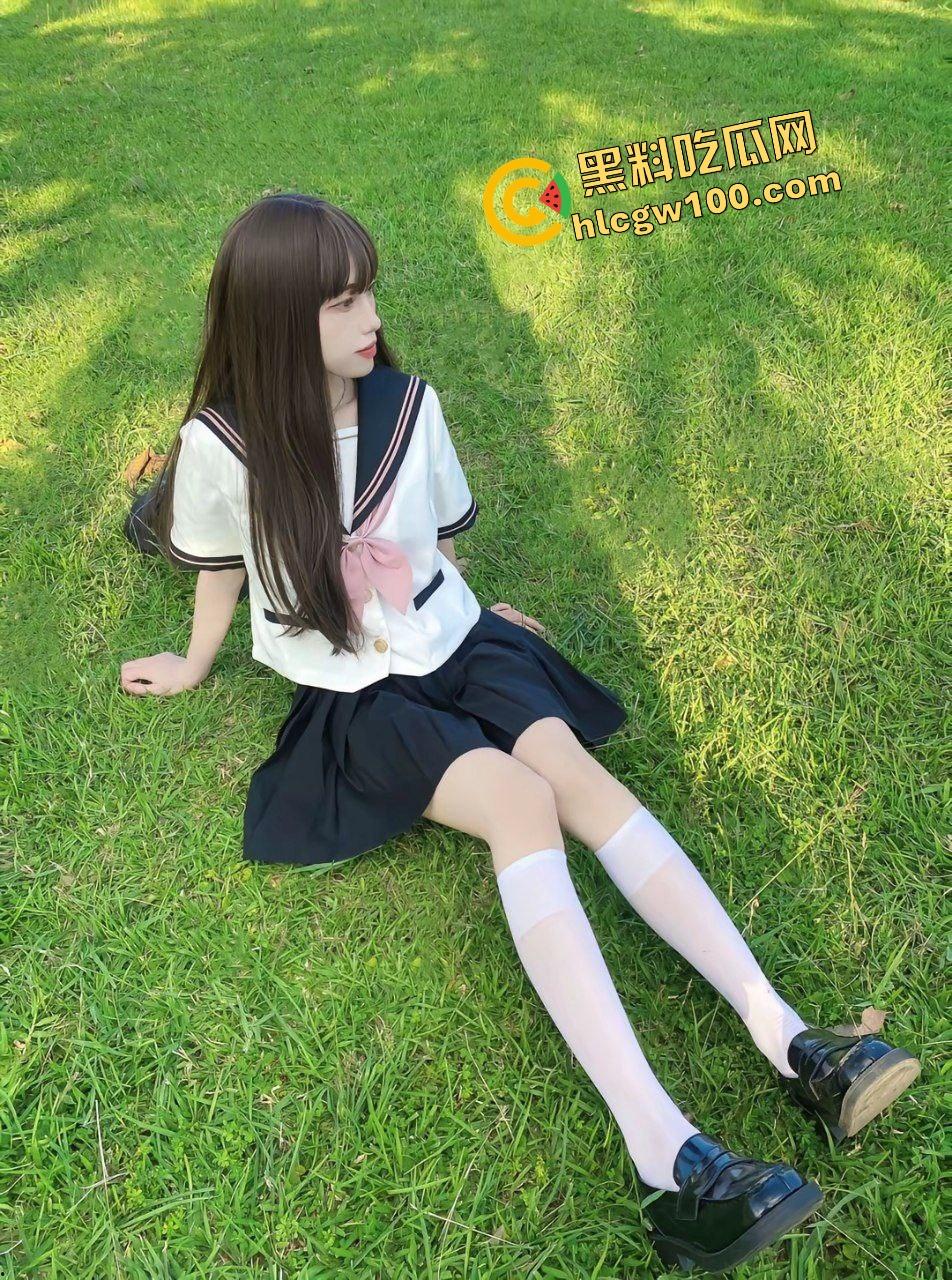 抖音清纯离异少妇反差嫩妹网红【港岛桂桂】覃老师私下骚贱的一面，JK制服约炮小帅操逼娇喘！原创独家曝光流出！-5