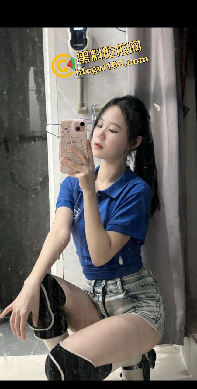 广西职业师范细腰蜜臀反差婊【陈欣欣】粉穴黑森林榨精炮架，白臀情趣后入塞满紧逼！独家曝光流出！-3