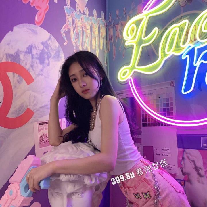 上海模特 活跃于华润万象和安福 并且有男朋友 被金主包养后闹掰 流出性爱视频-2