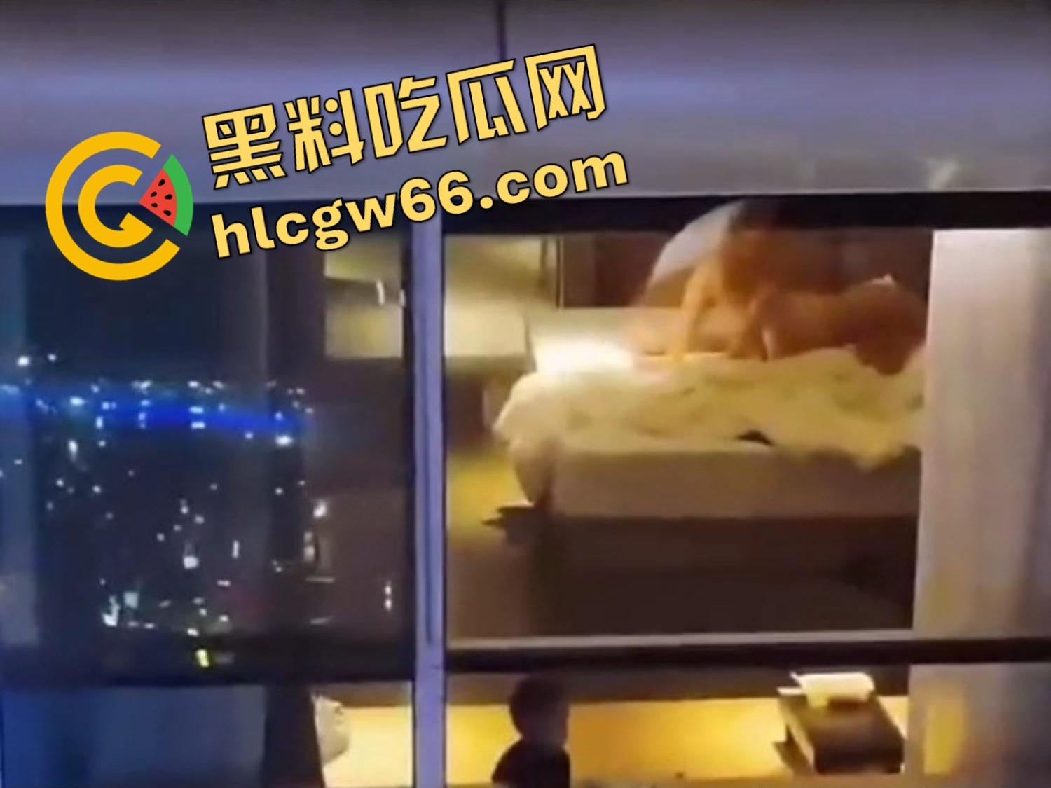 窗帘不拉当全楼观众是瞎的？桔子酒店骚女嗓子叫破音男主猛操如牛，小学生围窗看懵，老六无人机空投全网！-3