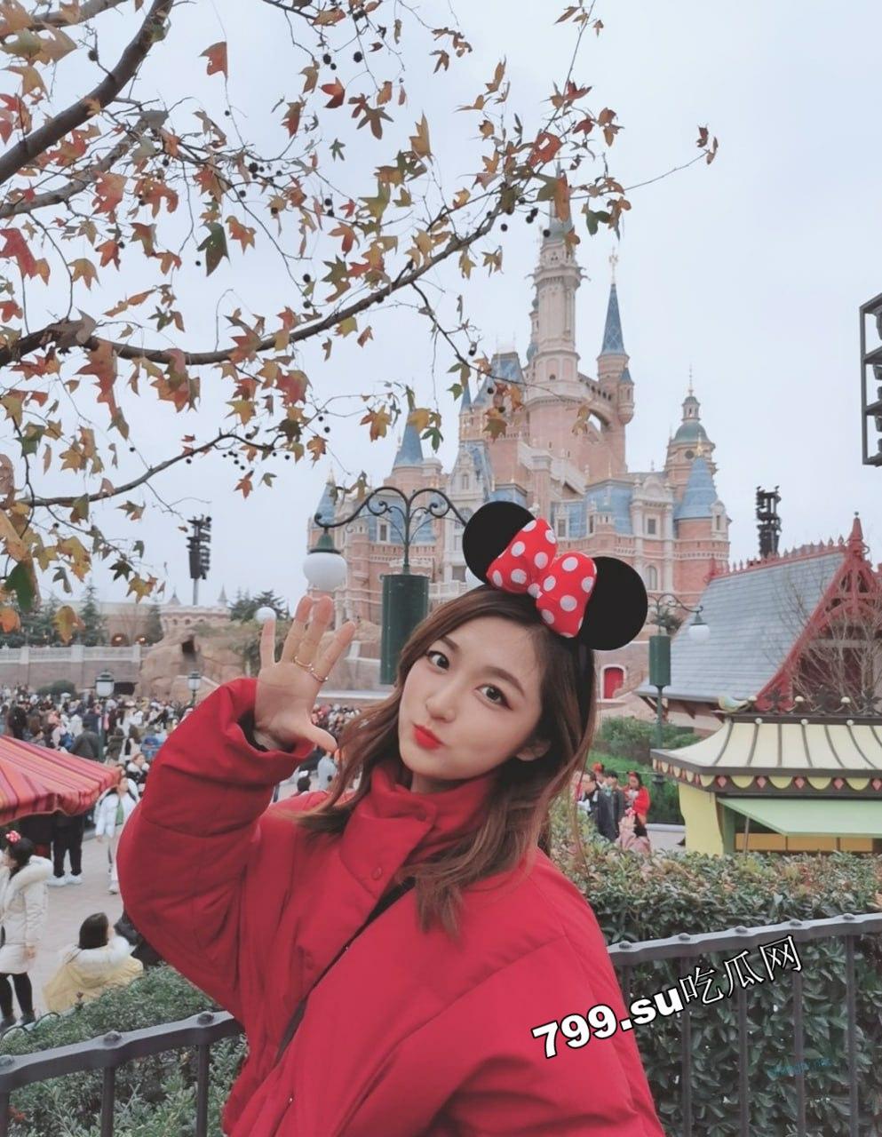 【高端泄密】胡子哥 爆操 上海交通大学研究生 梁惠敏 膝盖都破了-3