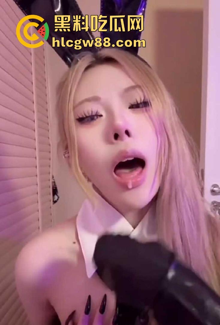 抖音御姐网红【枭娍】最新金主高价定制阿黑颜翻白眼 喜欢这一口的不容错过！-3