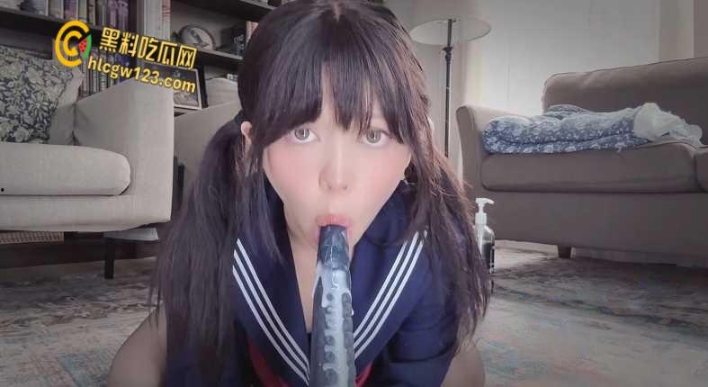 超人气萝莉福利姬【小萌菜】，JK学妹放学后用假鸡巴放松身心 ,粉粉嫩嫩的居然这么多白浆！-1