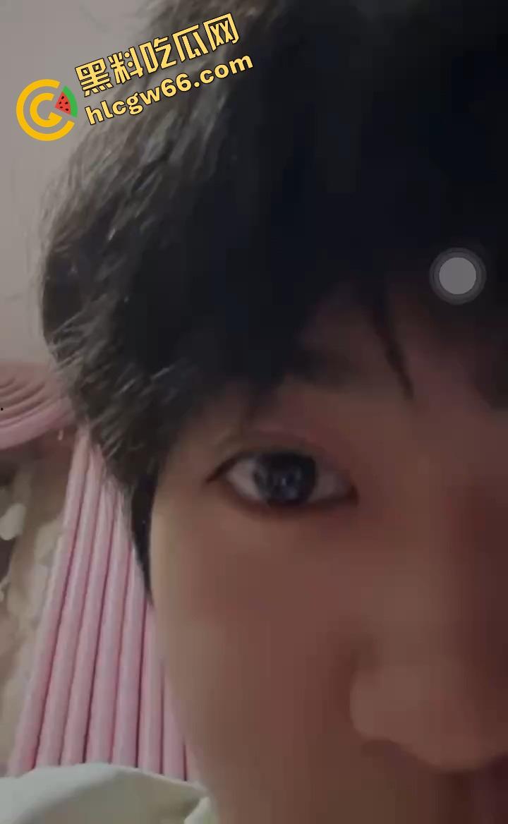 职高出高人了，网传刀仔因爱生恨现场干翻情敌，热恋变命案，职高修罗场上演现实版血色青春！-12