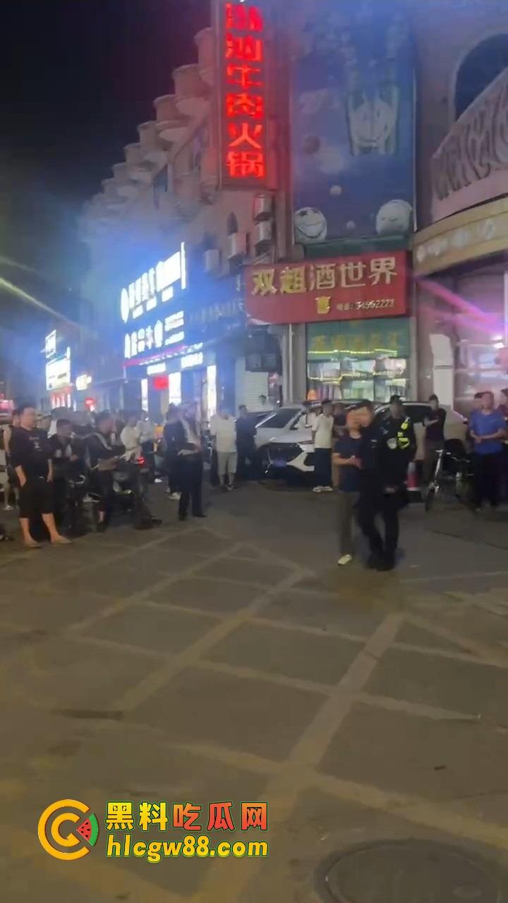 东莞净土不再，城市派对扫黄现场曝光，性感公主们排队上车，莞式传奇又少一处！-6